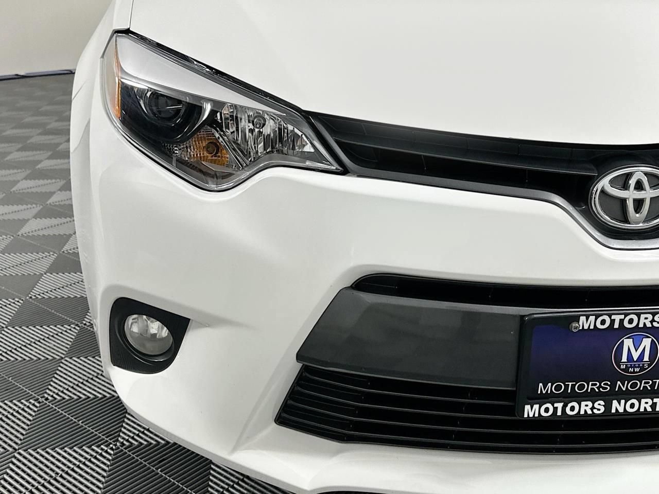 Used 2016 Toyota Corolla LE FWD image 4