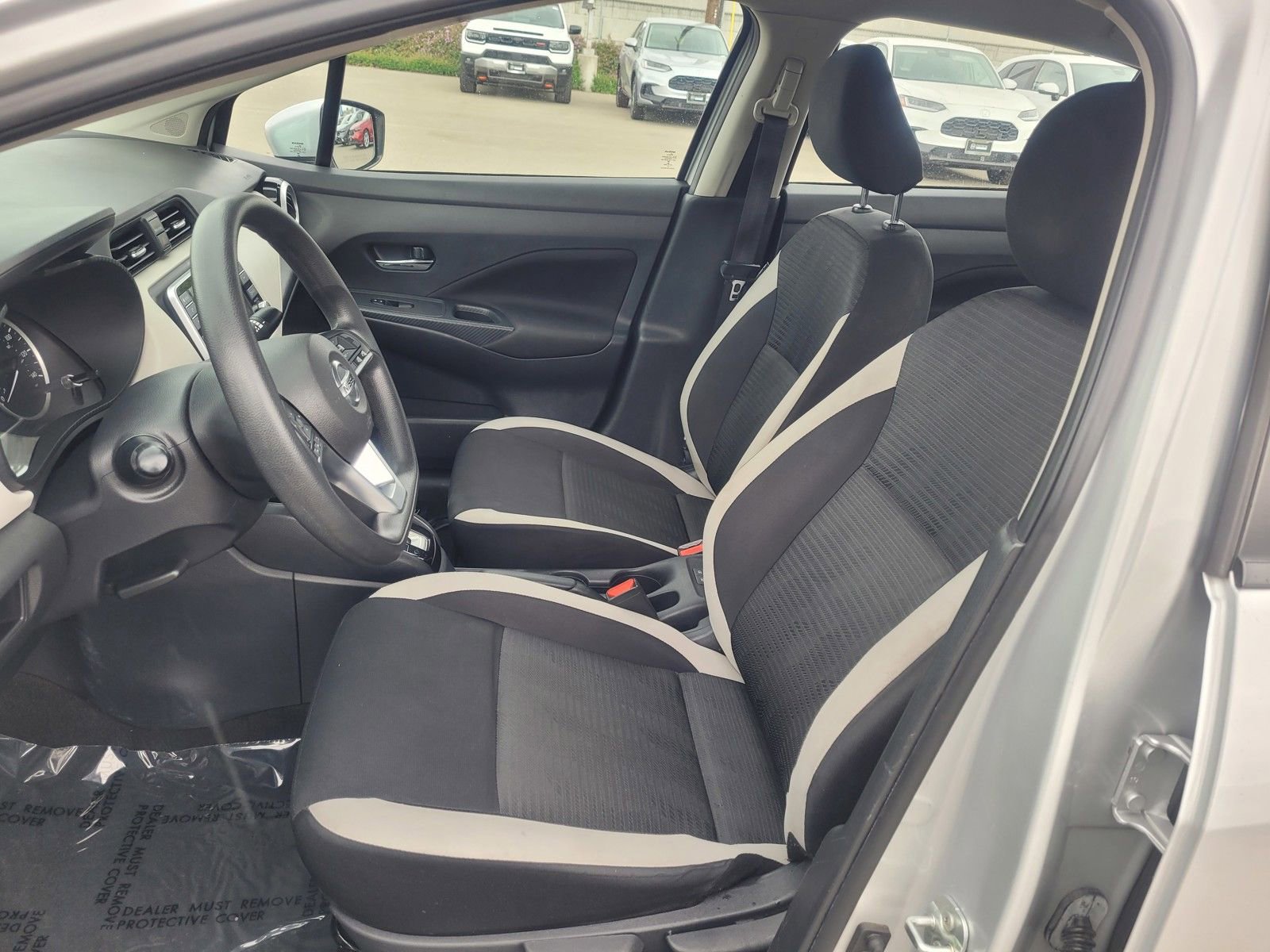 Used 2021 Nissan Versa SV FWD image 9