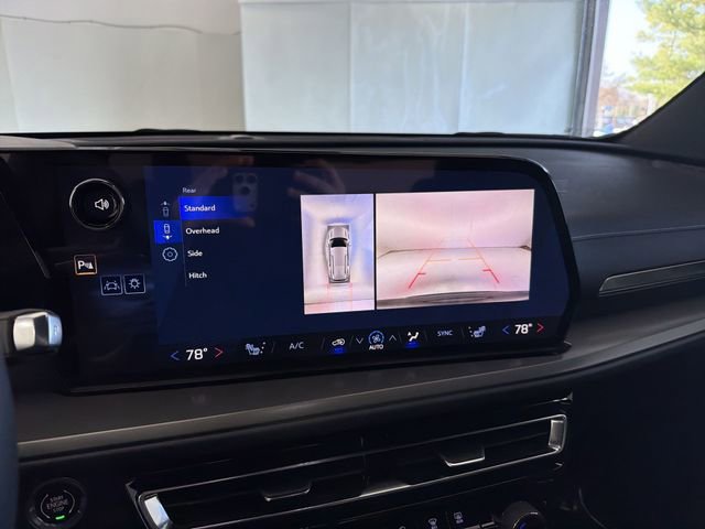 New 2026 Chevrolet Traverse LT w/ Sun and Wheel Package image 33