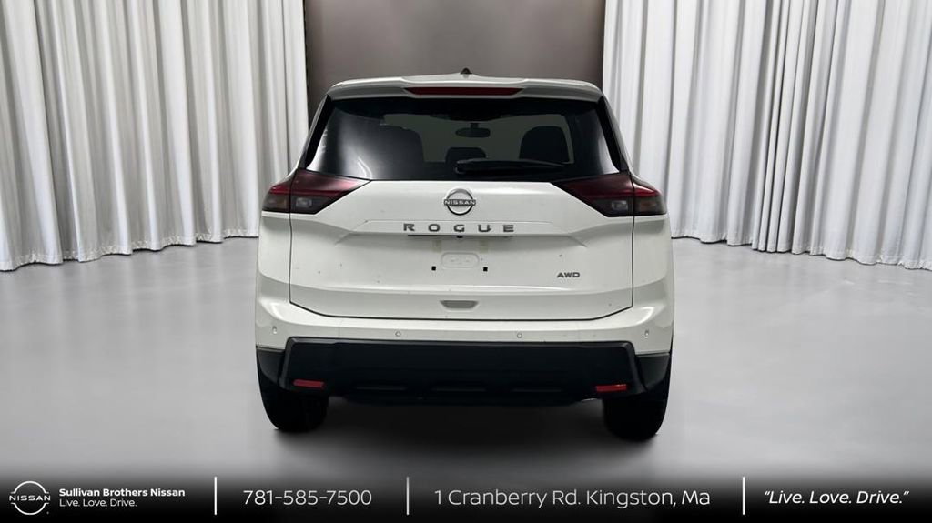 Used 2024 Nissan Rogue S image 6
