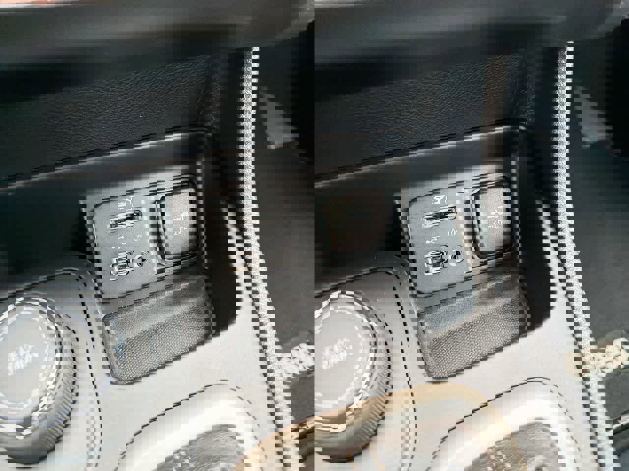 Used 2017 Jeep Cherokee Limited image 33