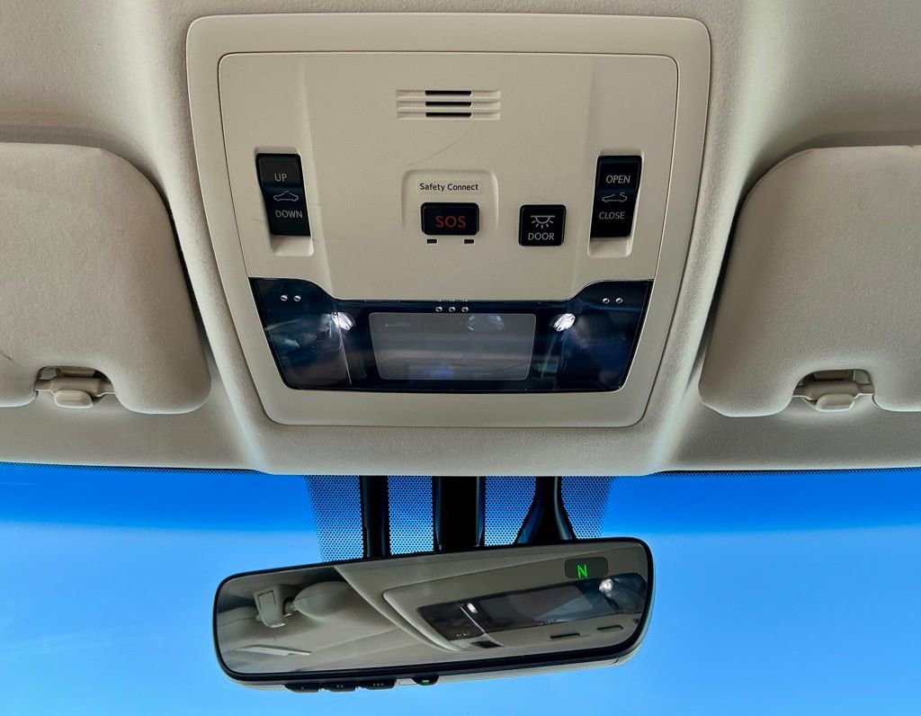 Used 2016 Lexus ES 300h w/ Premium Package w/Wood Trim image 30