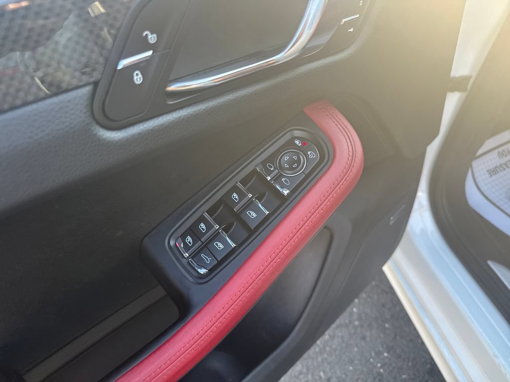 Used 2017 Porsche Macan GTS AWD/4WD image 11