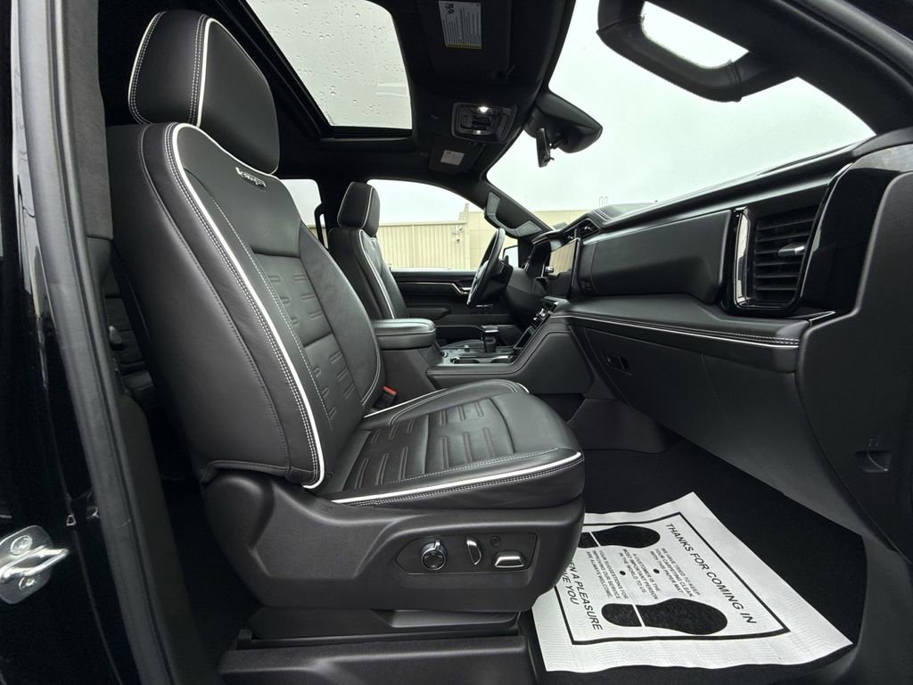 Used 2024 GMC Sierra 1500 AT4X image 27