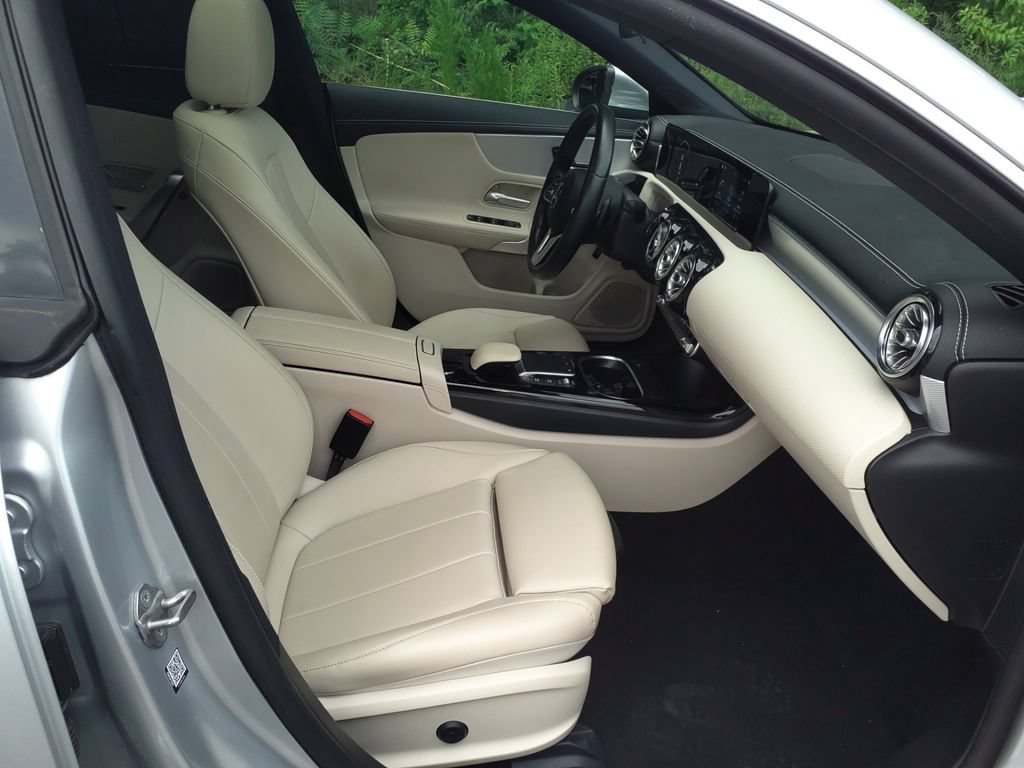 Used 2021 Mercedes-Benz CLA 250 image 10
