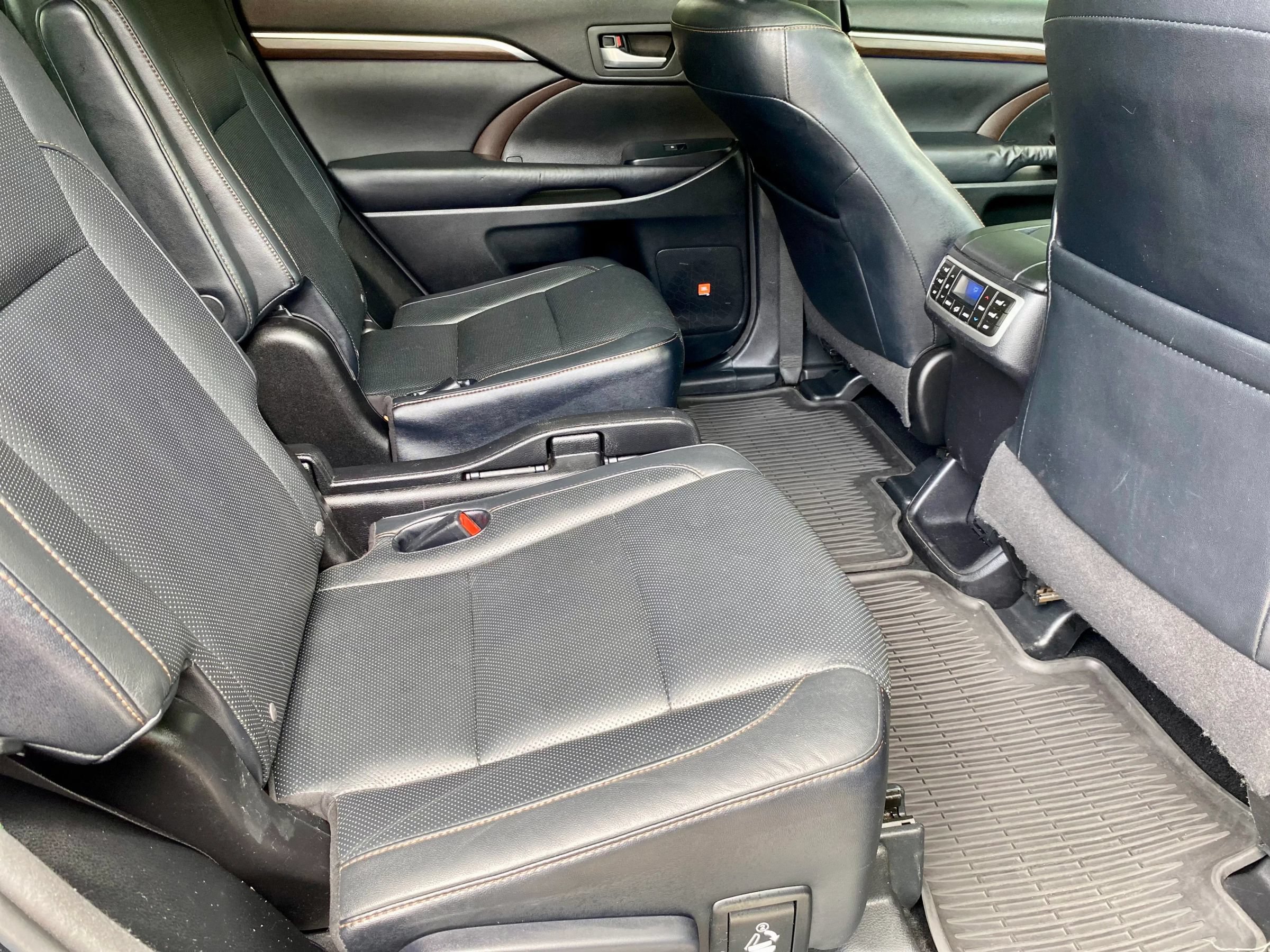 Used 2016 Toyota Highlander Limited Platinum AWD/4WD image 11