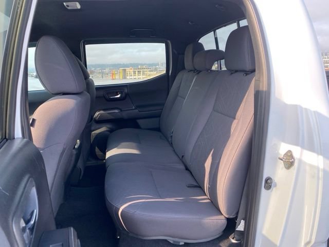 Used 2019 Toyota Tacoma TRD Off-Road w/ Technology Package AWD/4WD image 16