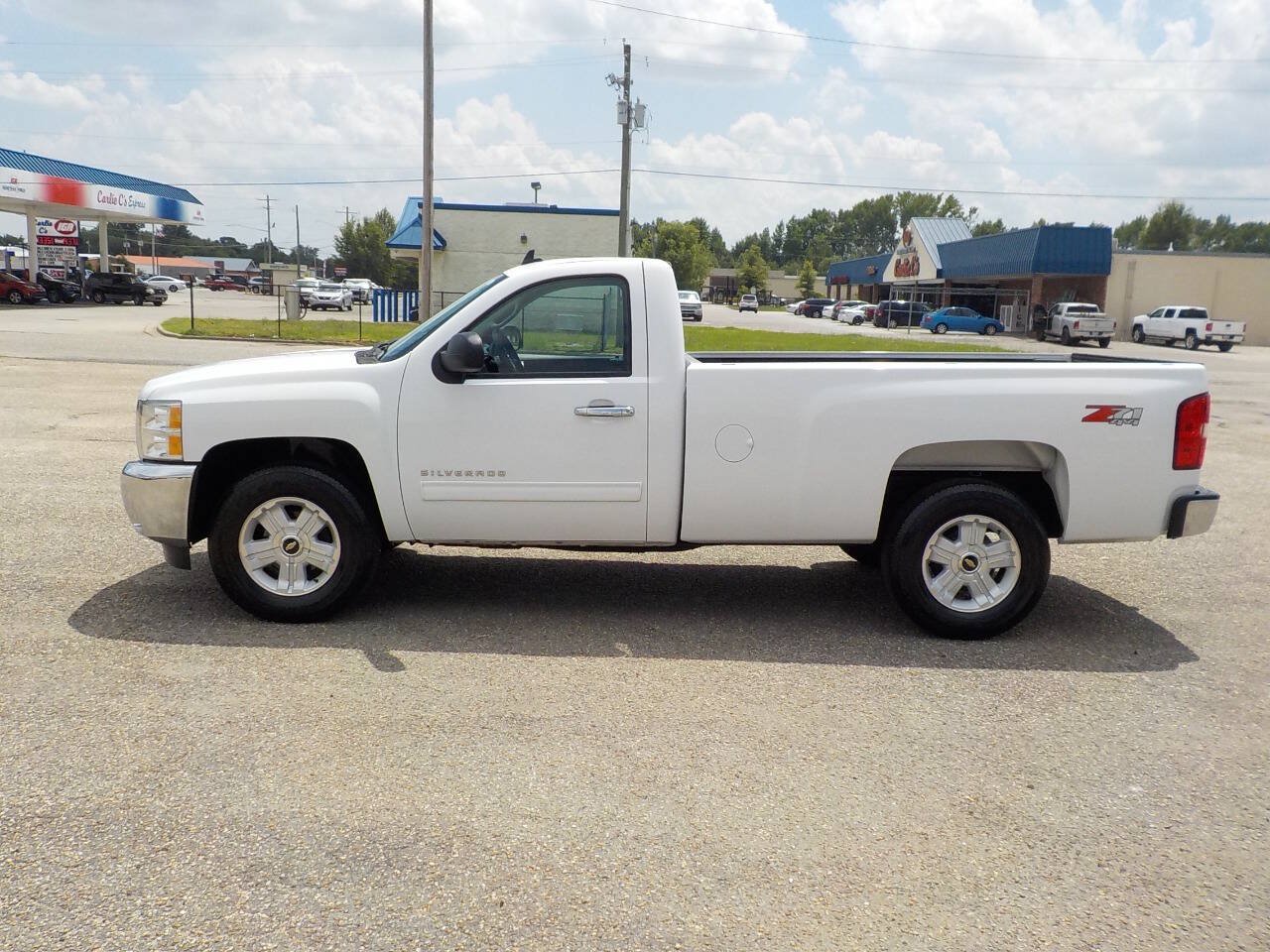 Used 2013 Chevrolet Silverado 1500 LT w/ Interior Plus Package AWD/4WD image 2
