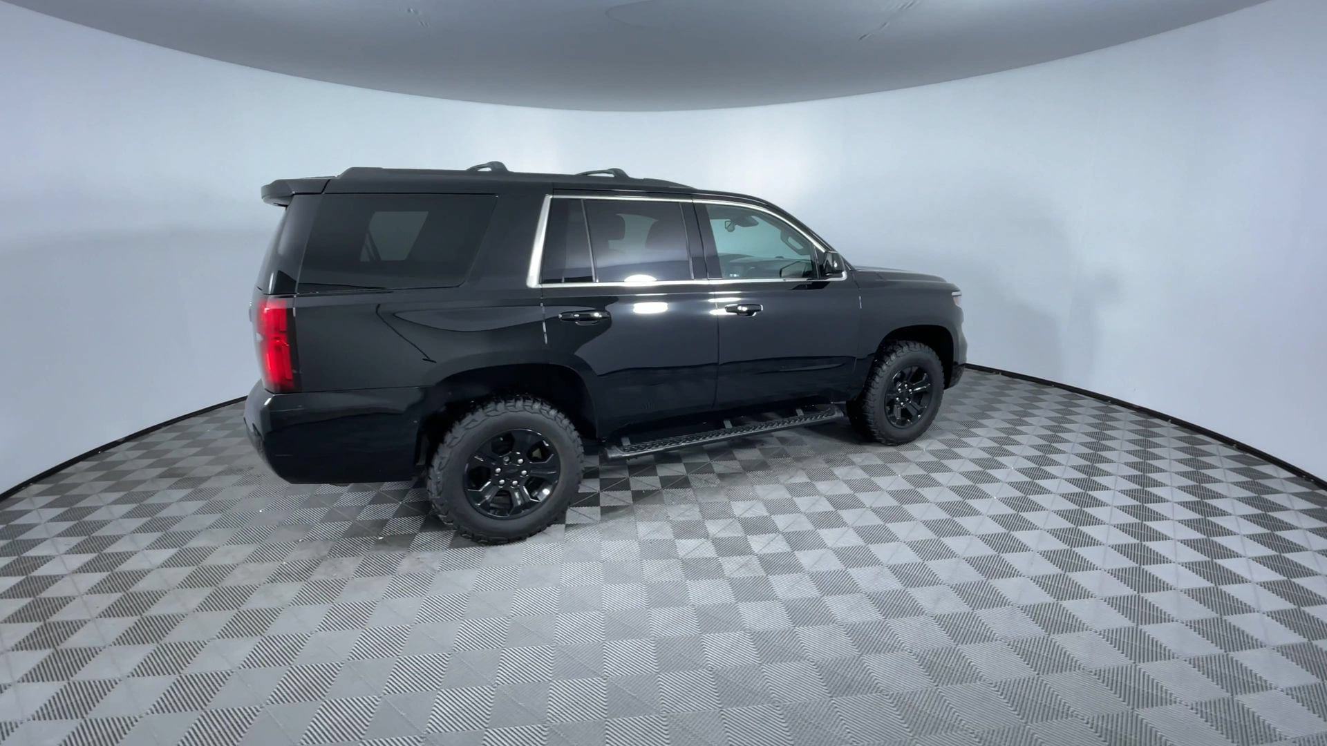 Used 2018 Chevrolet Tahoe LT AWD/4WD image 9