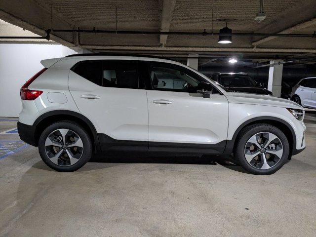 New 2026 Volvo XC40 B5 Plus w/ Protection Package Premier AWD/4WD image 2