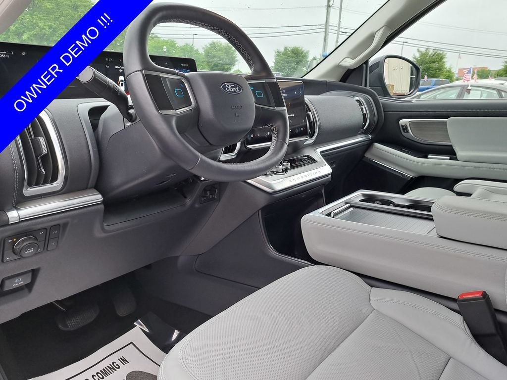New 2026 Ford Expedition Platinum w/ Driver's Package AWD/4WD image 7