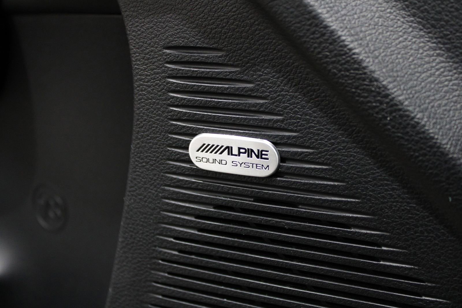 Used 2016 Dodge Challenger SXT Plus image 32