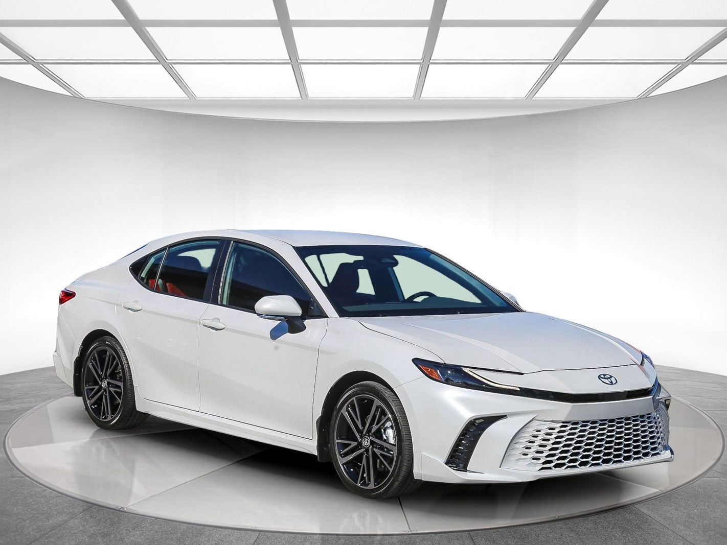 Used 2026 Toyota Camry XSE FWD image 5