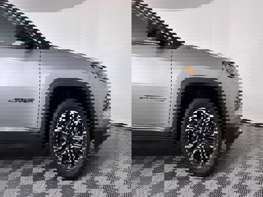 Used 2022 Jeep Compass Limited image 20