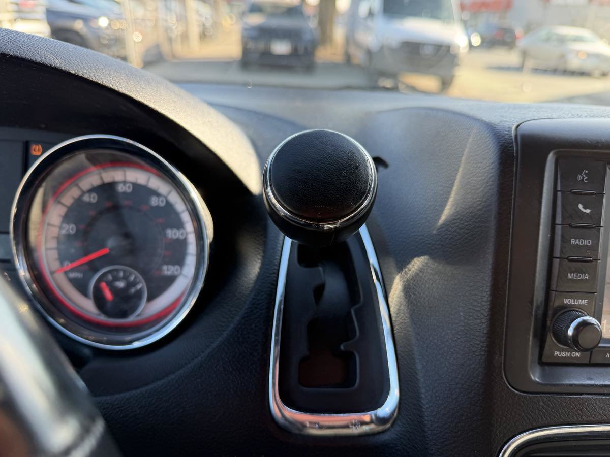 Used 2019 Dodge Grand Caravan SXT FWD image 35