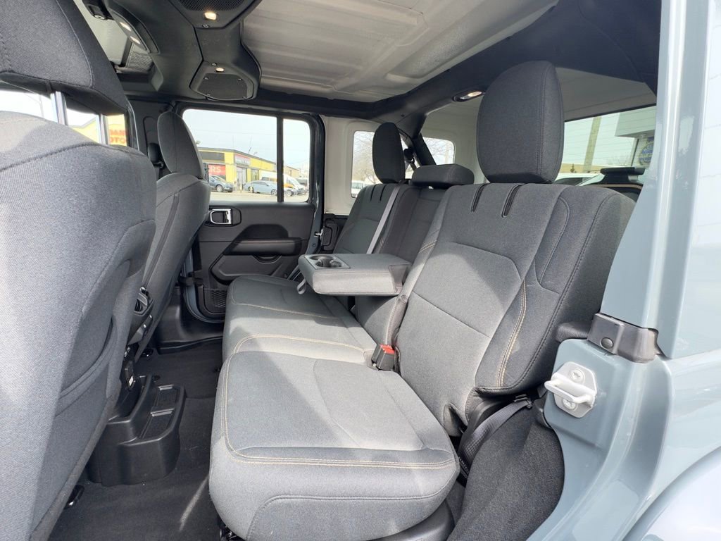 Used 2025 Jeep Wrangler Unlimited Sahara w/ Safety Group image 15