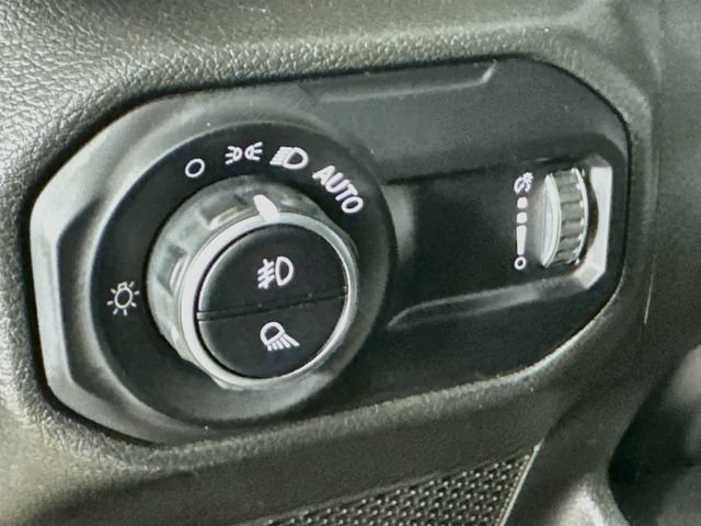 Used 2023 Jeep Gladiator Mojave w/ Cold Weather Group AWD/4WD image 13