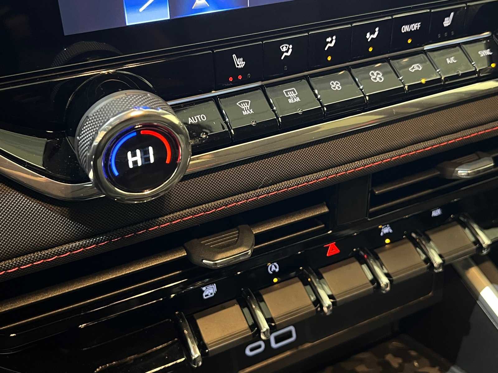 Used 2024 Chevrolet Colorado Z71 w/ Z71 Convenience Package 2 image 26