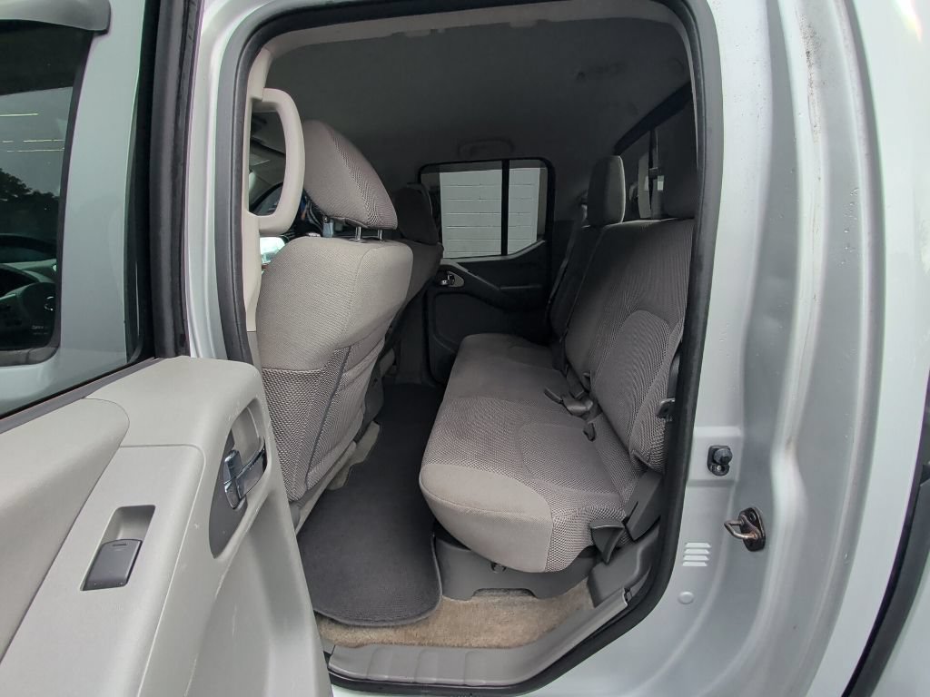 Used 2014 Nissan Frontier SV AWD/4WD image 13