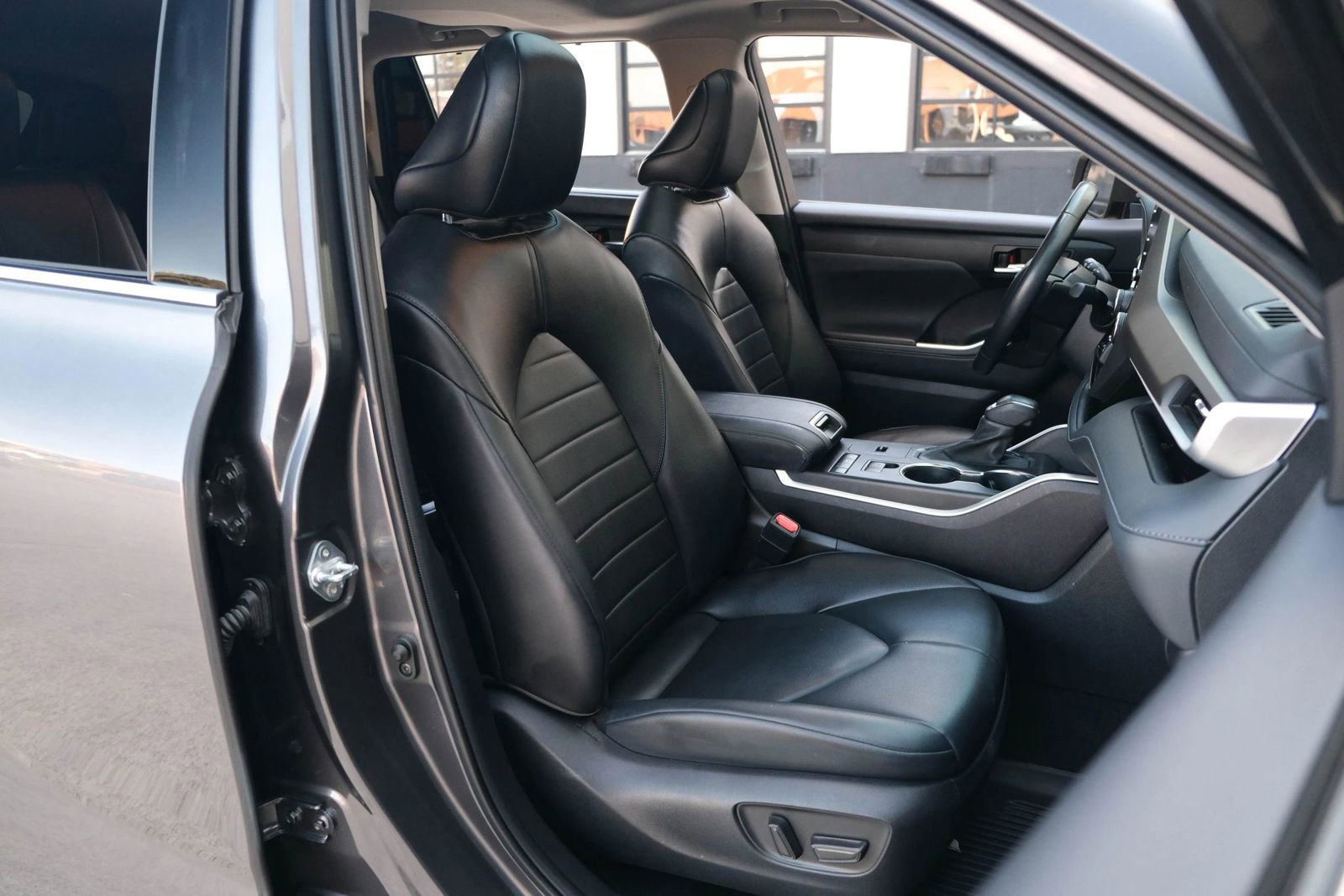 Used 2022 Toyota Highlander XLE image 34