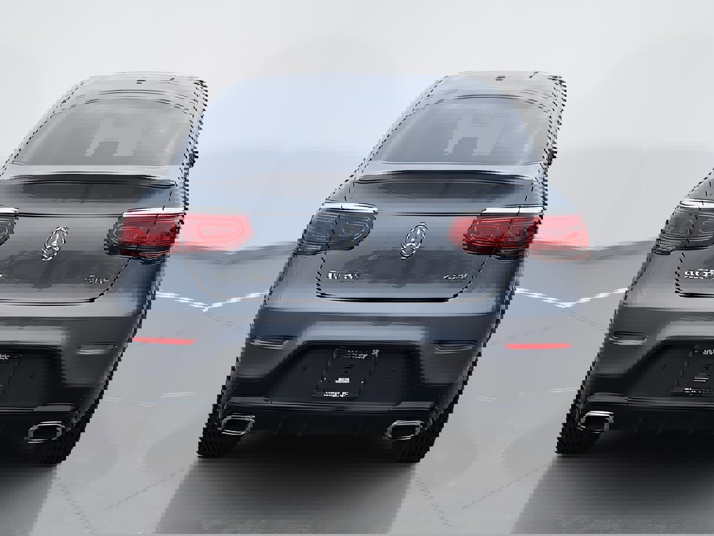 Used 2023 Mercedes-Benz GLC 300 4MATIC Coupe image 4