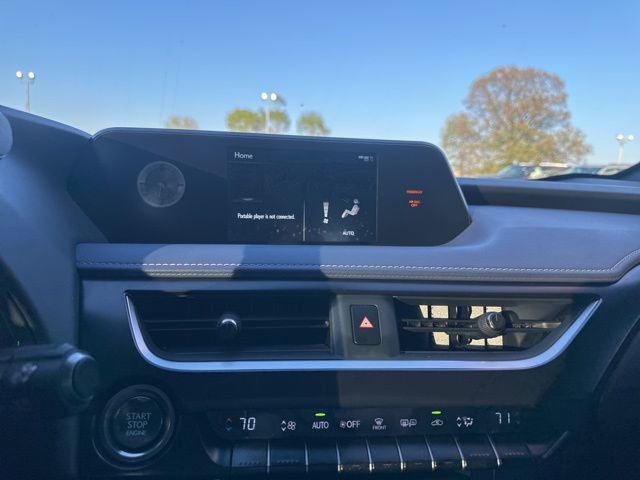 Used 2022 Lexus UX 200 FWD image 33