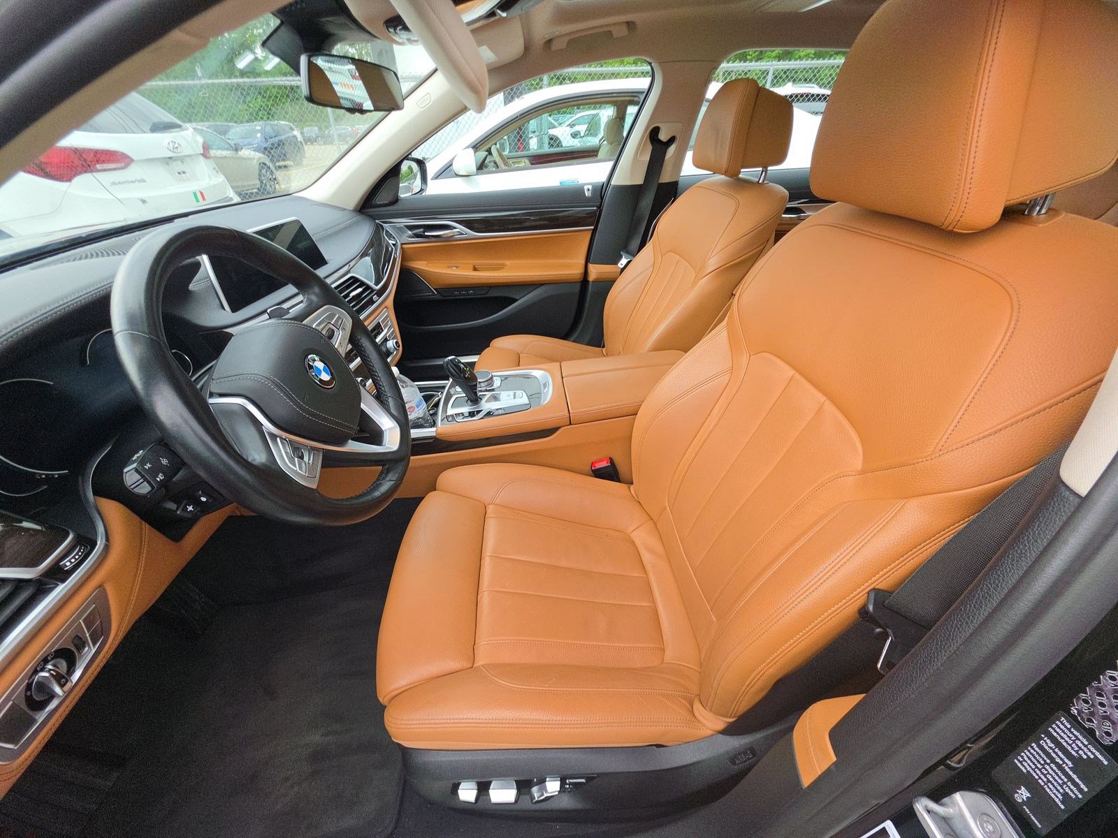 Used 2019 BMW 740i xDrive AWD/4WD image 8