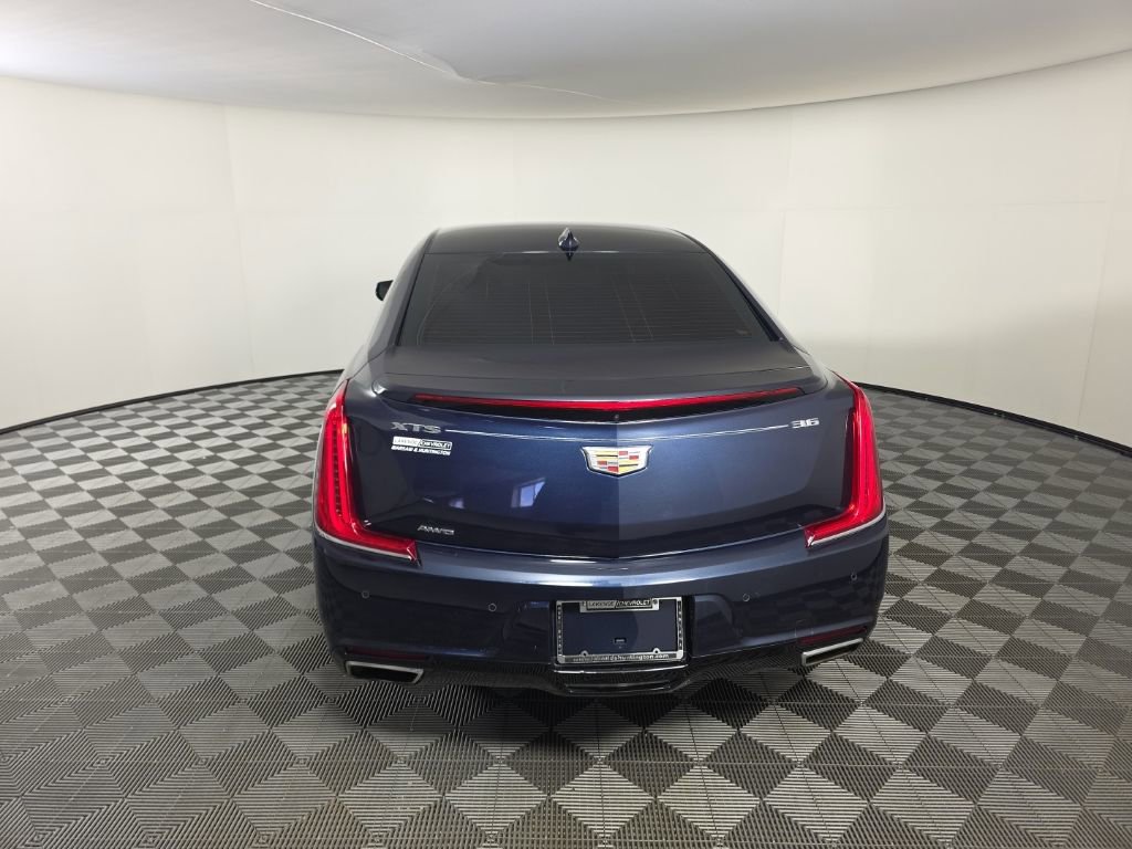 Used 2018 Cadillac XTS Luxury image 4