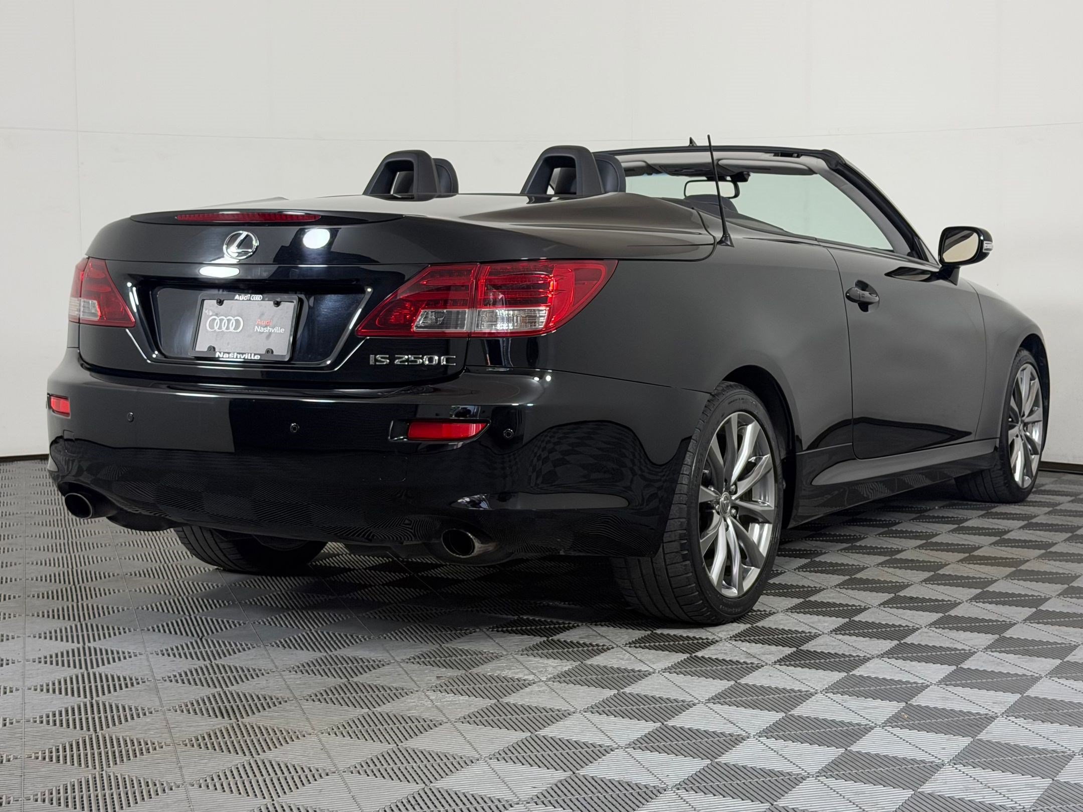 Used 2014 Lexus IS 250C w/ Luxury Package RWD image 38