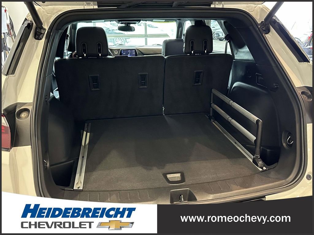 Certified 2019 Chevrolet Blazer RS w/ Sun and Wheels Package image 11