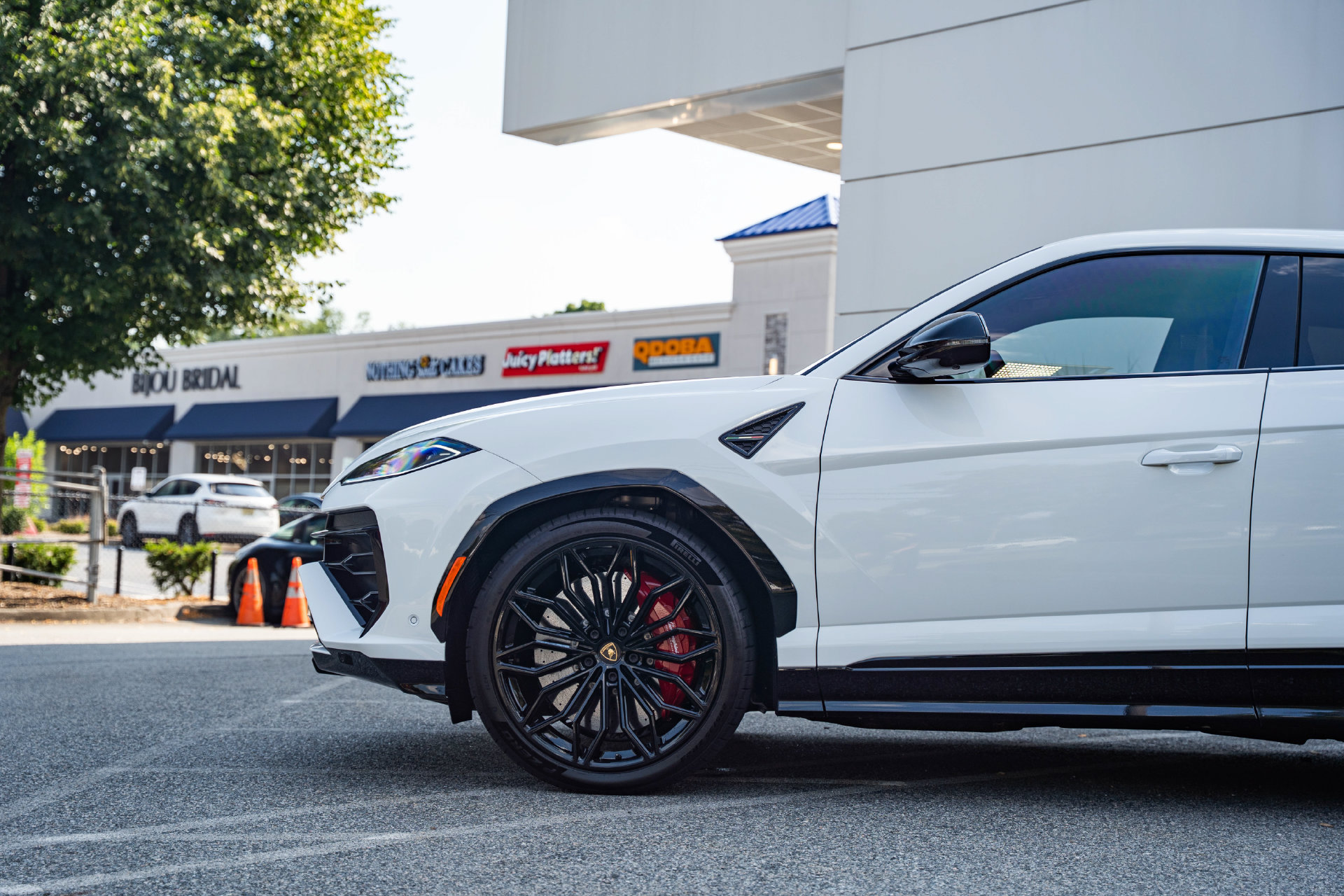 Used 2025 Lamborghini Urus Performante AWD/4WD image 8