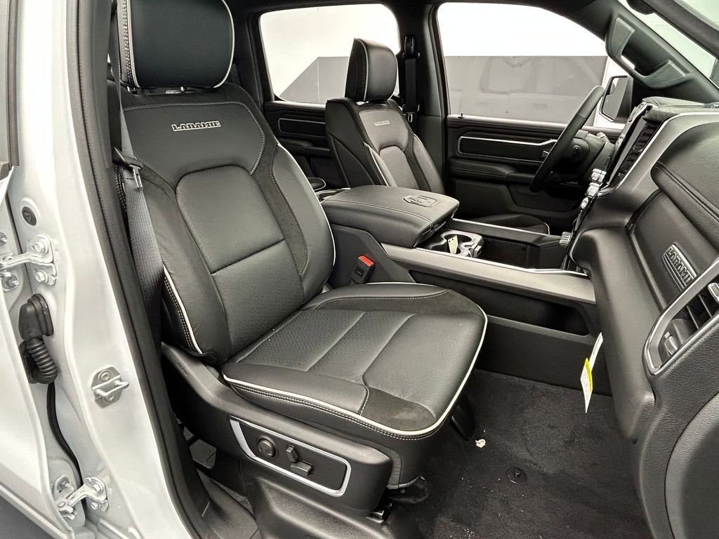 Used 2026 RAM 1500 Laramie w/ Night Edition image 45