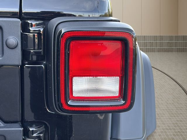 Certified 2022 Jeep Wrangler Unlimited Sport w/ Xtreme Recon 35" Tire Package AWD/4WD image 44