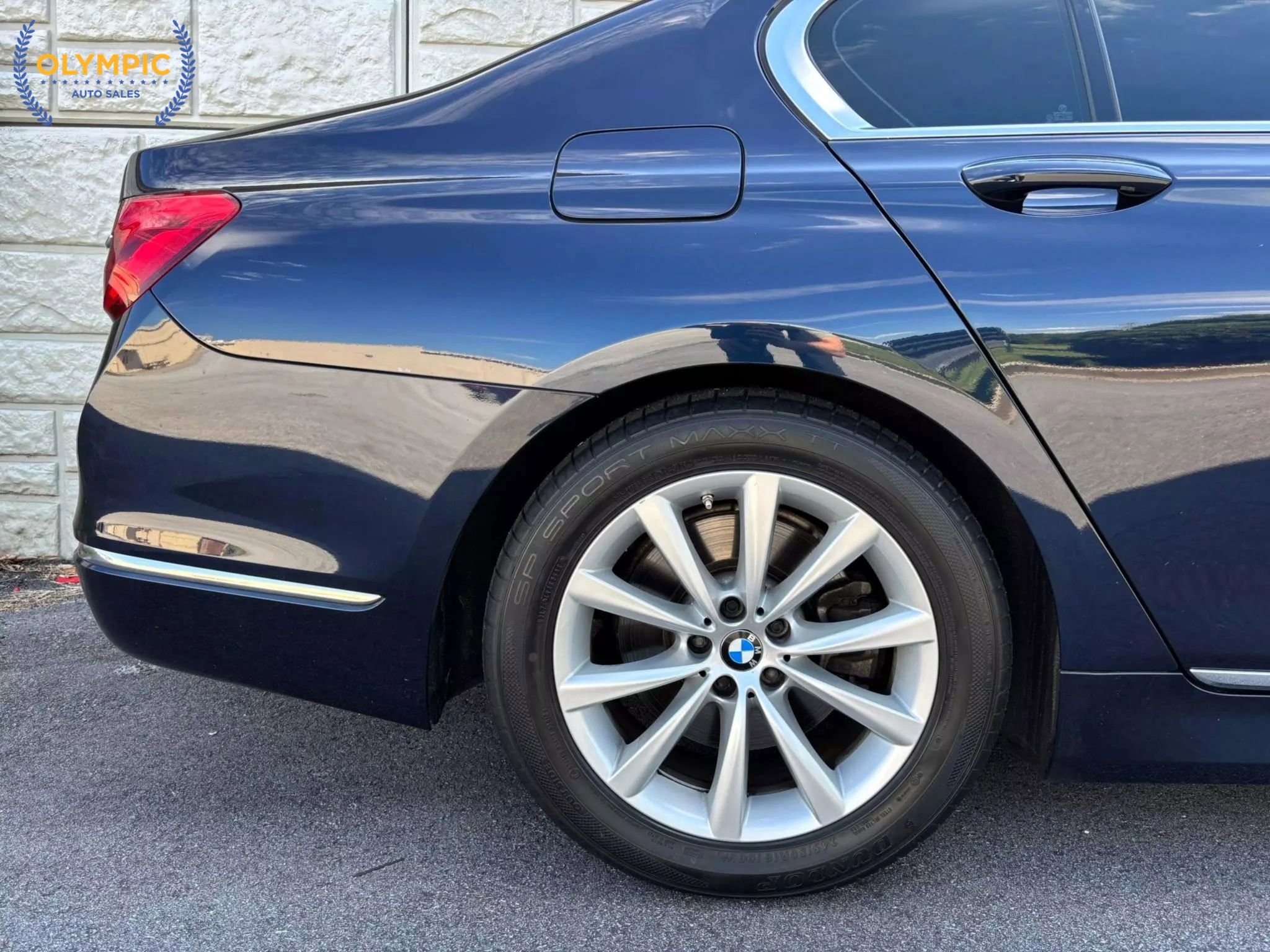 Used 2016 BMW 740i w/ Executive Package 2 image 14