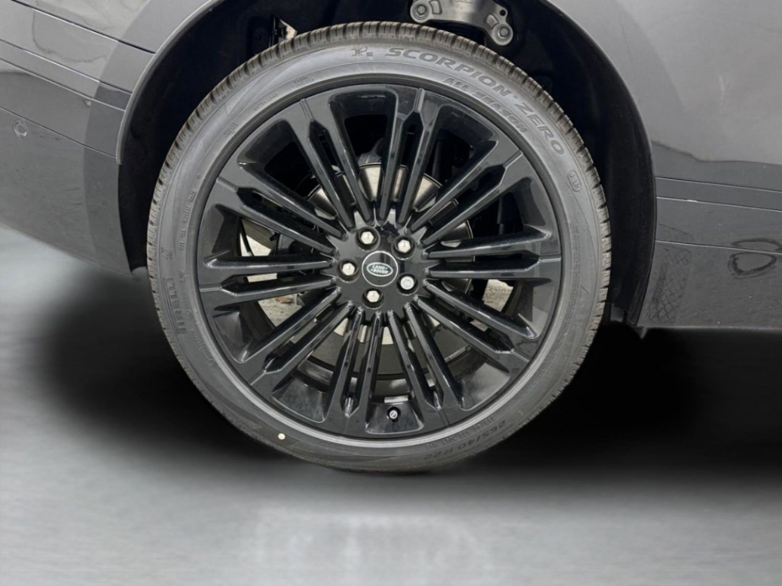 New 2026 Land Rover Range Rover Velar Dynamic SE image 31