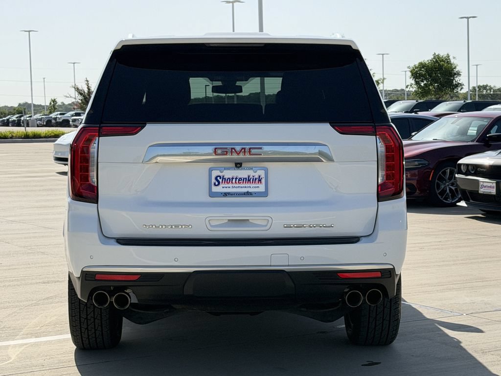 Used 2022 GMC Yukon Denali AWD/4WD image 5