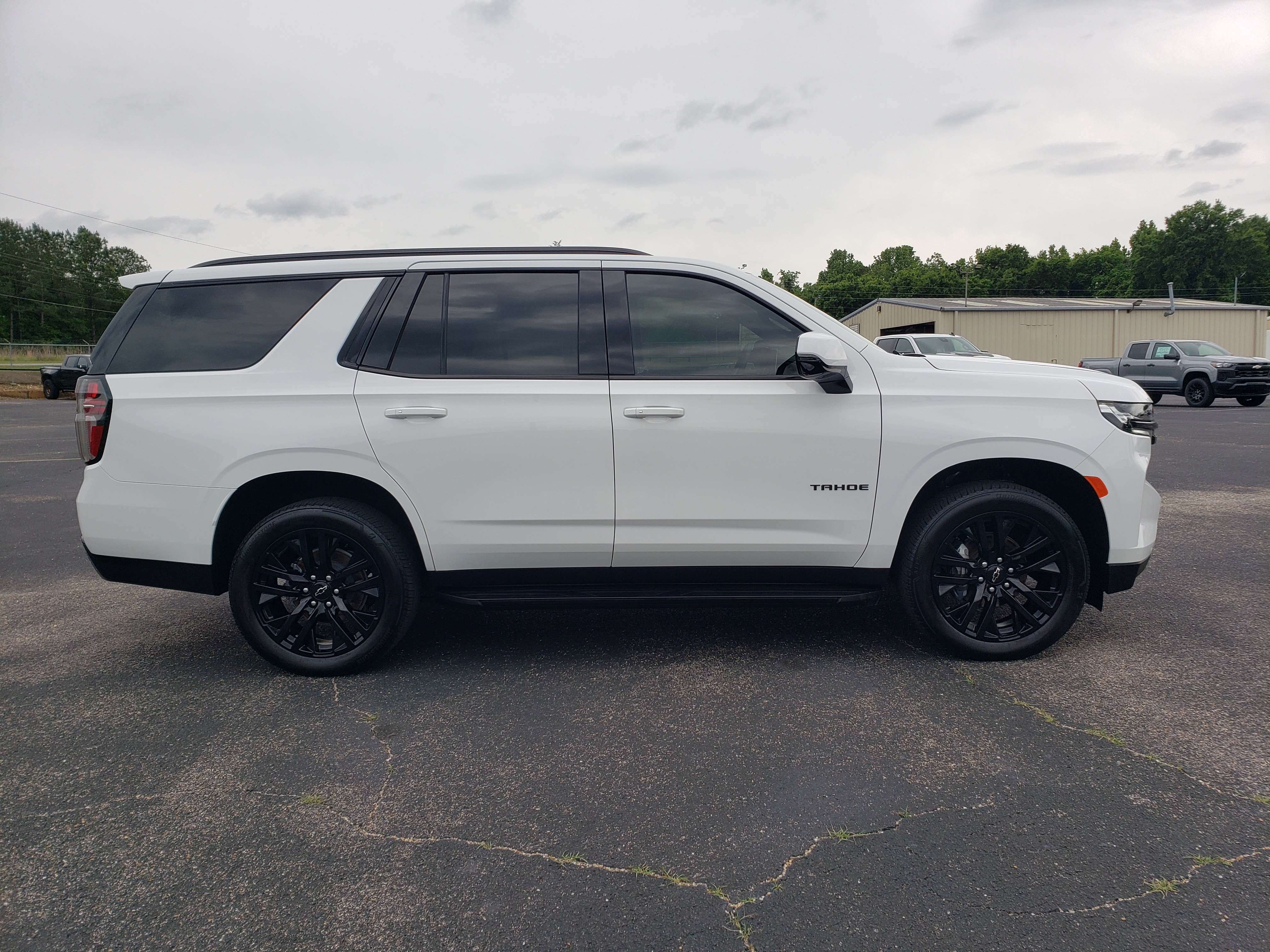 Used 2024 Chevrolet Tahoe RST w/ Luxury Package AWD/4WD image 5
