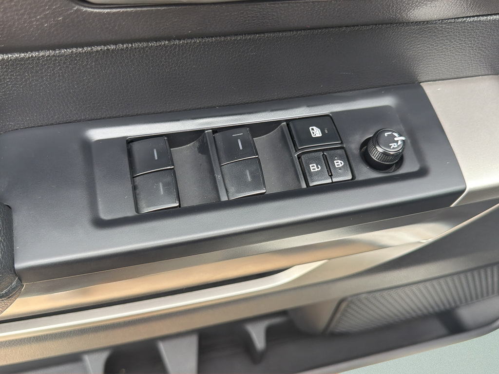 Used 2022 Toyota Tundra SR5 w/ SR5 Convenience Package AWD/4WD image 19