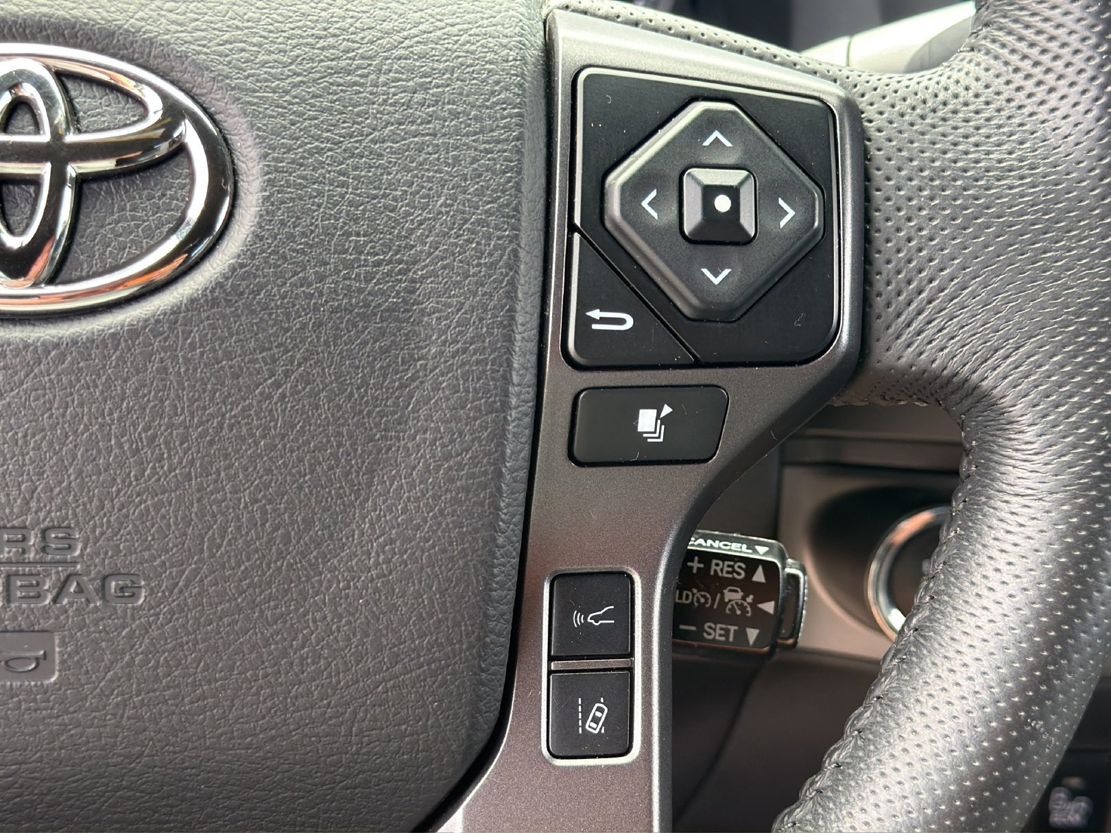 Used 2022 Toyota Tacoma TRD Sport w/ Technology Package RWD image 21