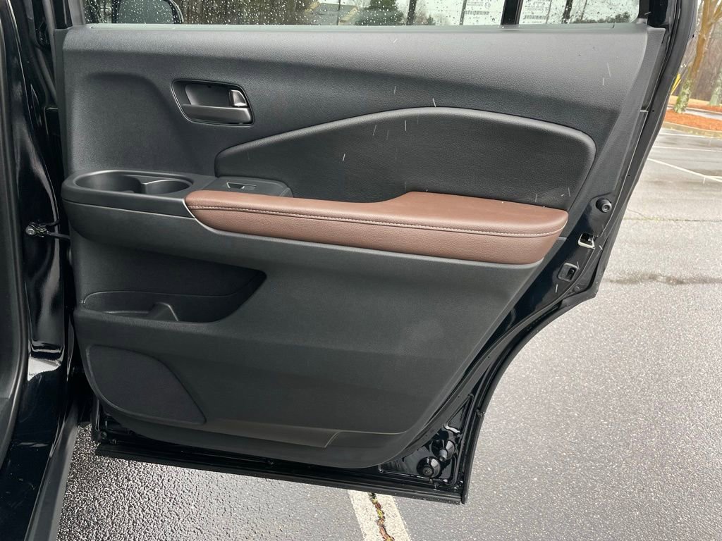 Certified 2025 Honda Passport EX-L image 36