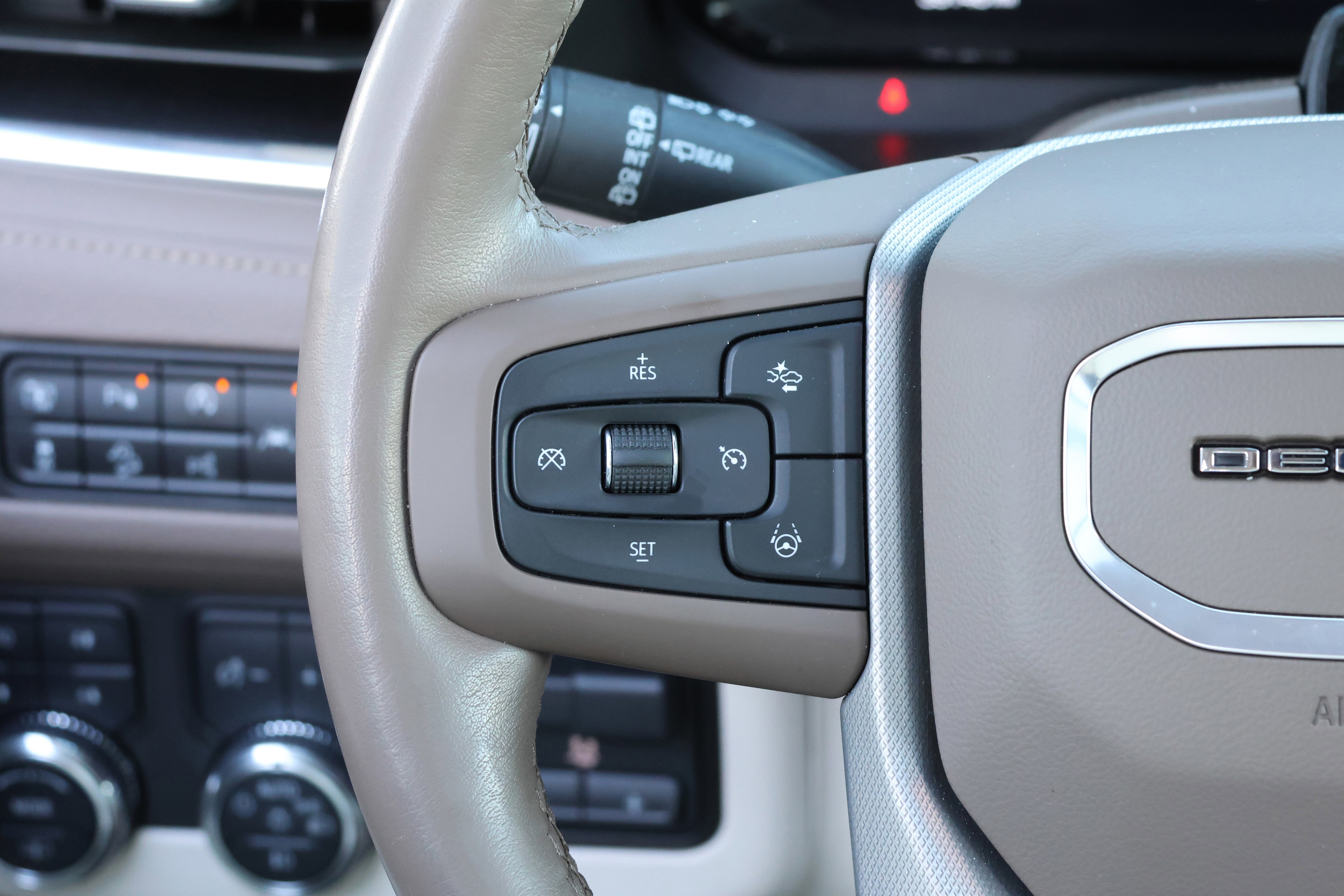 Used 2024 GMC Yukon XL Denali w/ Denali Reserve Package image 22