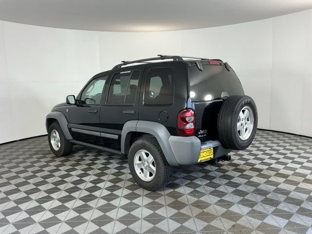 Used 2005 Jeep Liberty Sport AWD/4WD image 7