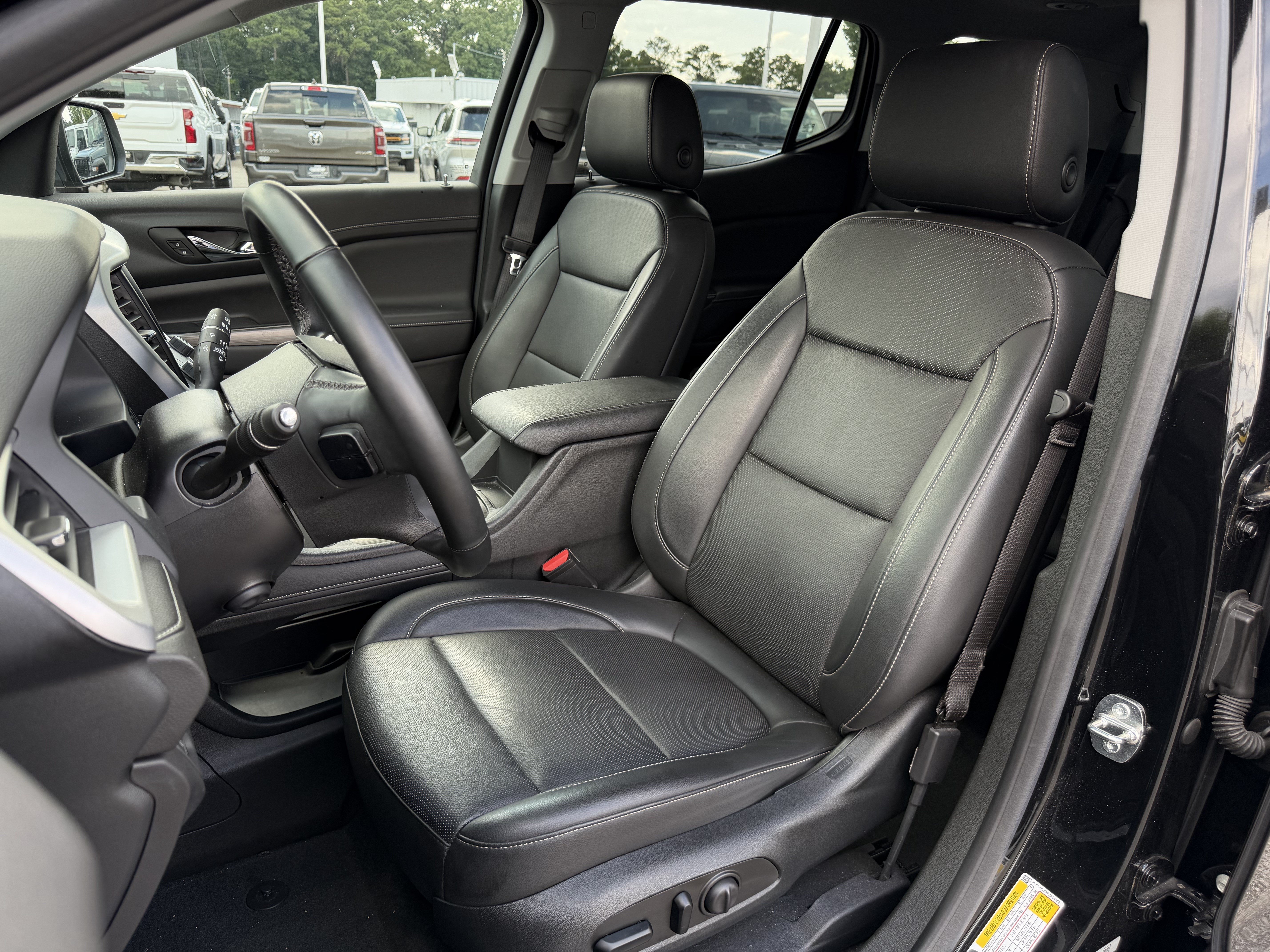Used 2023 GMC Acadia SLT w/ Technology Package AWD/4WD image 12