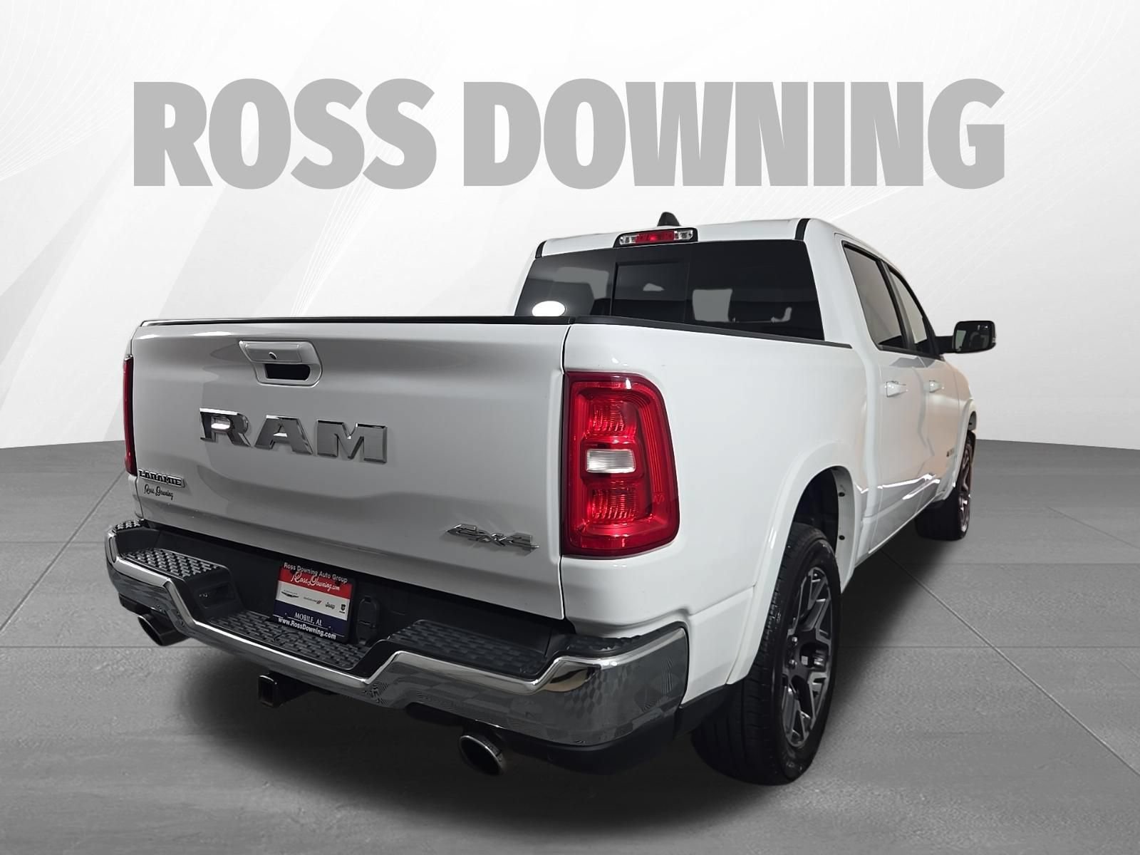 Used 2025 RAM 1500 Laramie AWD/4WD image 4