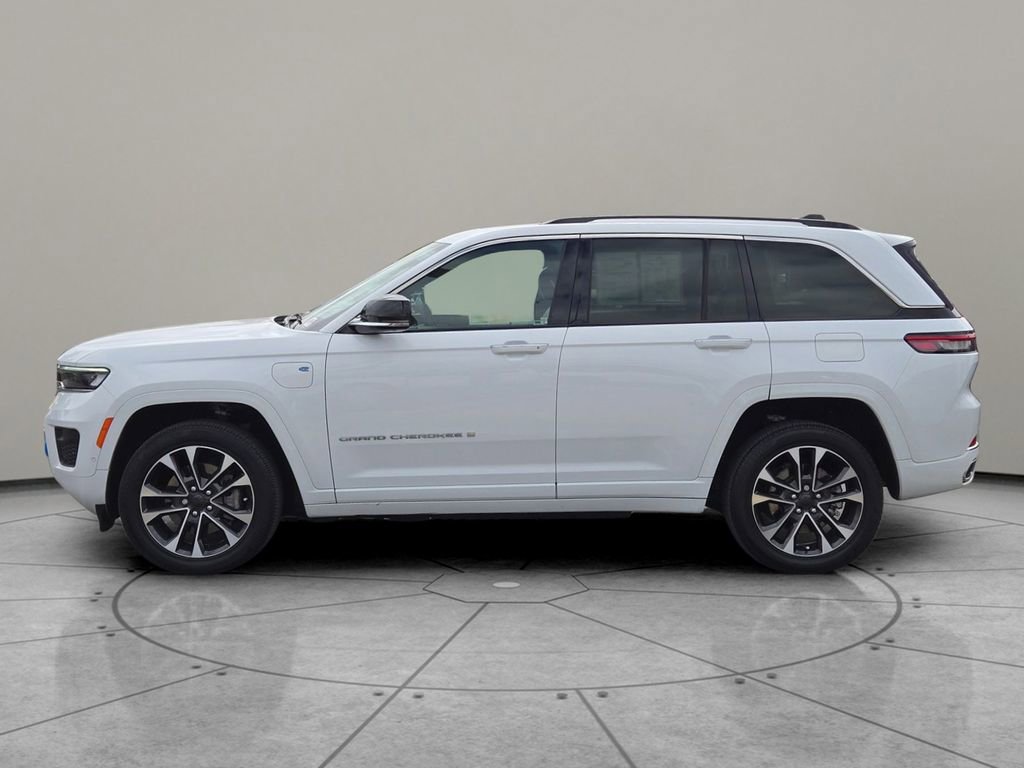 Used 2022 Jeep Grand Cherokee Overland w/ Advanced Protech Group III image 8