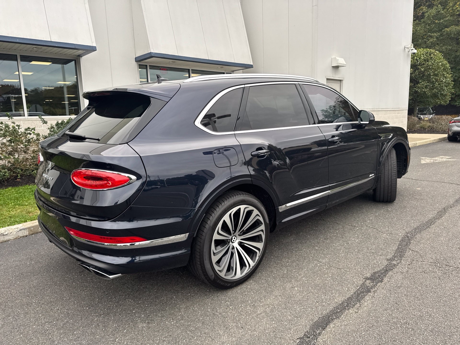 Certified 2023 Bentley Bentayga AWD/4WD image 2