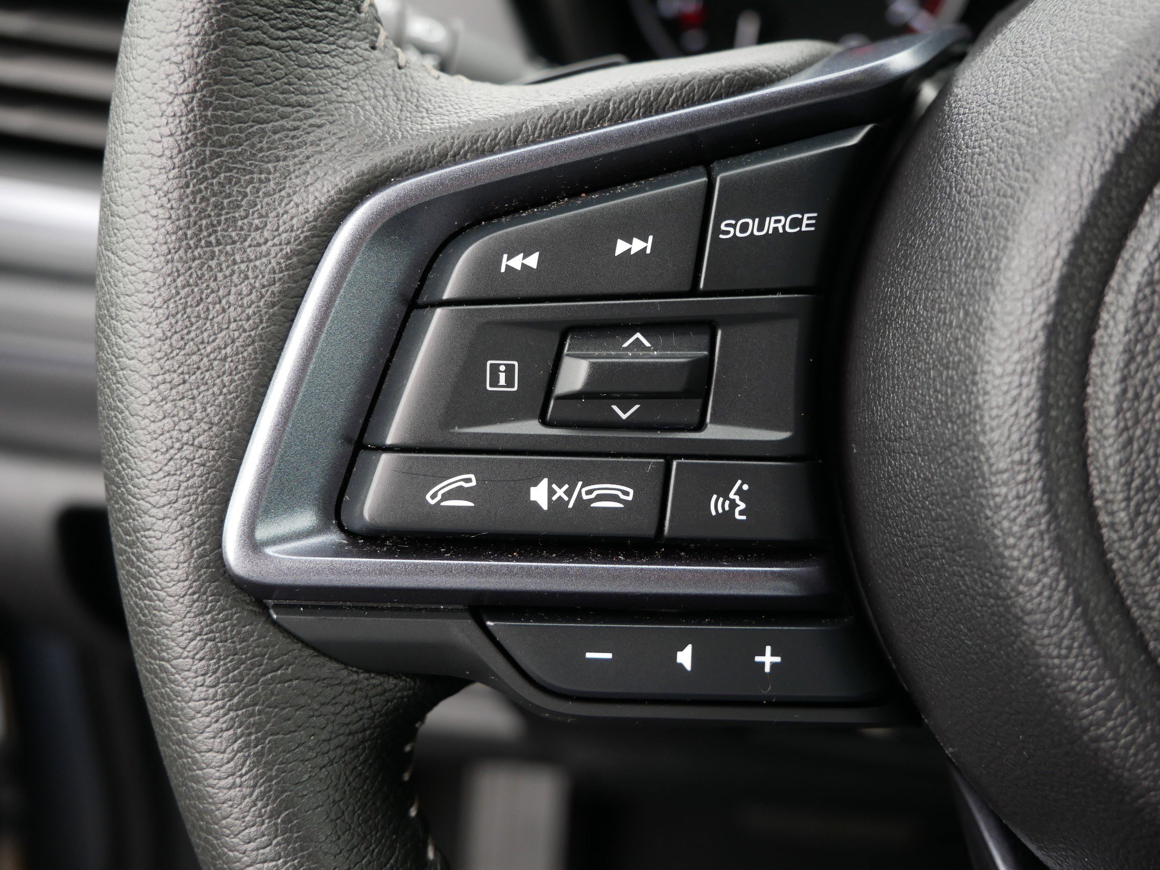 Used 2025 Subaru Forester Limited image 28