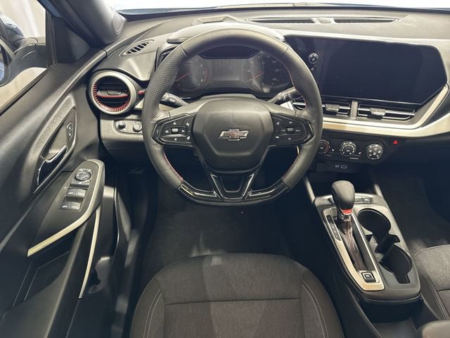 Used 2024 Chevrolet Trax RS w/ Sunroof Package image 15