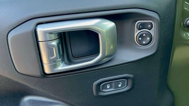 Used 2021 Jeep Wrangler Unlimited Sport AWD/4WD image 35