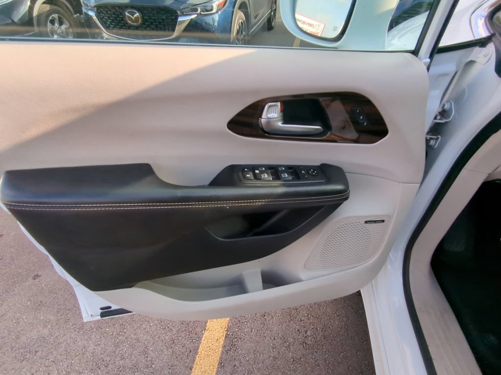 Used 2021 Chrysler Pacifica Limited w/ Premium & Safety Sphere Group AWD/4WD image 8